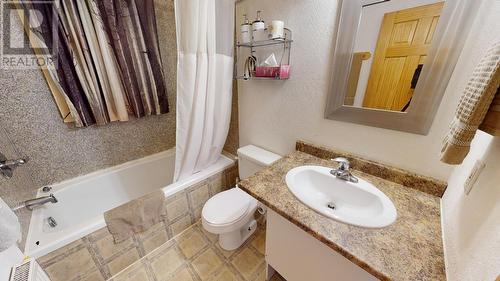 4696 Twelve Mile Road, Fort St. John, BC - Indoor Photo Showing Bathroom