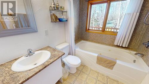 4696 Twelve Mile Road, Fort St. John, BC - Indoor Photo Showing Bathroom