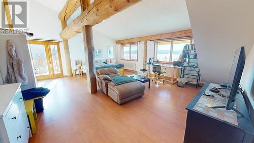 4696 Twelve Mile Road, Fort St. John, BC - Indoor Photo Showing Living Room