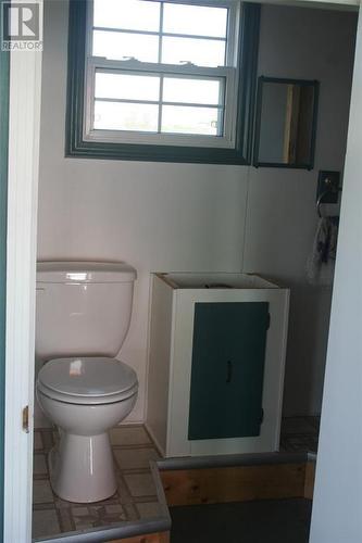 9 Winsors Lane, New Wes Valley, NL - Indoor Photo Showing Bathroom