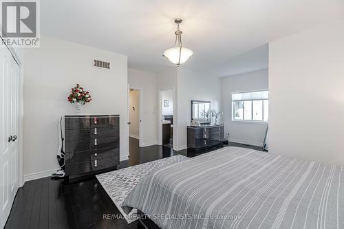 5761 Ironwood St, Niagara Falls, ON - Indoor Photo Showing Bedroom