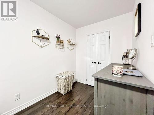 2258 Promenade Crt, Mississauga, ON - Indoor Photo Showing Other Room