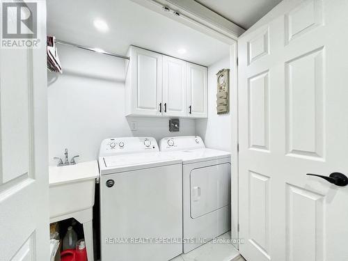 2258 Promenade Crt, Mississauga, ON - Indoor Photo Showing Laundry Room