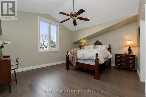 2175 Harcourt Cres, Mississauga, ON - Indoor Photo Showing Bedroom