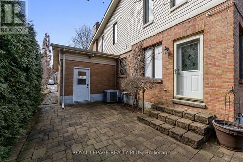 2175 Harcourt Cres, Mississauga, ON - Outdoor With Exterior