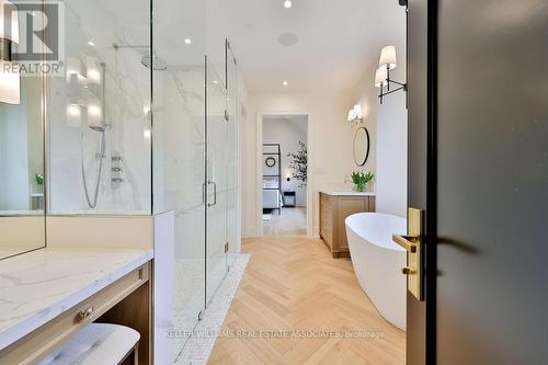 501 Rattray Park Dr, Mississauga, ON - Indoor Photo Showing Bathroom
