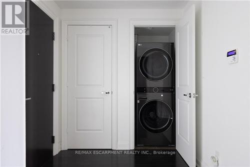 #316 -11 Bronte Rd, Oakville, ON - Indoor Photo Showing Laundry Room