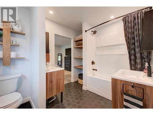 10311 Monte Bella Road, Lake Country, BC - Indoor Photo Showing Bathroom