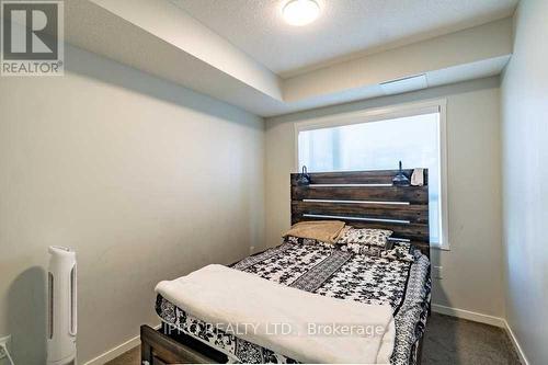 201 - 40 Carrington Plaza, Out Of Area, AB - Indoor Photo Showing Bedroom