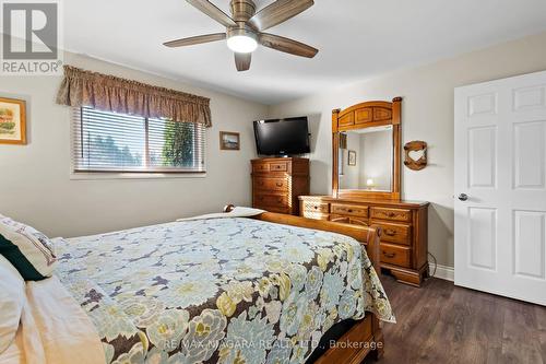 11620 Elizabeth Crescent, Wainfleet, ON - Indoor Photo Showing Bedroom