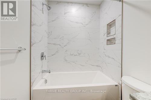 #16 -2261 Linkway Blvd, London, ON -  Photo Showing Bathroom