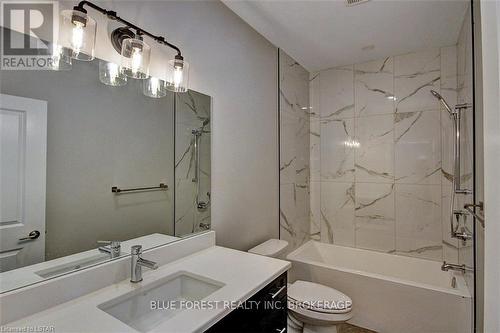 6731 Shaker Lane, Plympton-Wyoming, ON - Indoor Photo Showing Bathroom
