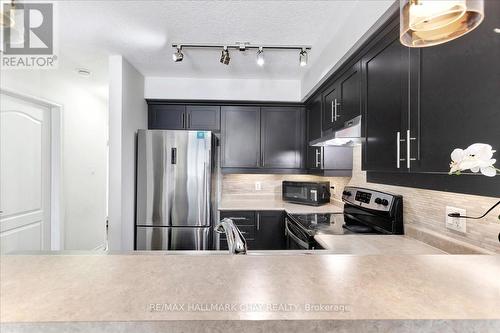 1 - 57 Ferndale Drive S, Barrie, ON - Indoor Photo Showing Kitchen