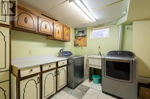 1524 Lewisham Drive, Mississauga, ON - Indoor Photo Showing Laundry Room