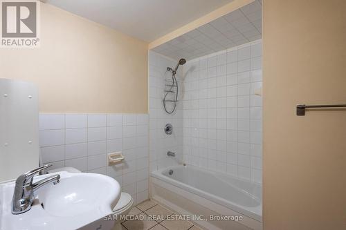 1524 Lewisham Dr, Mississauga, ON - Indoor Photo Showing Bathroom