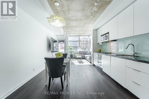#211 -478 King St W, Toronto, ON - Indoor Photo Showing Kitchen With Upgraded Kitchen