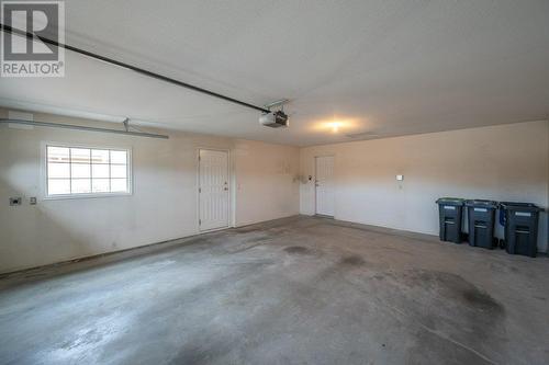 3333 South Main Street Unit# 127, Penticton, BC - Indoor Photo Showing Garage