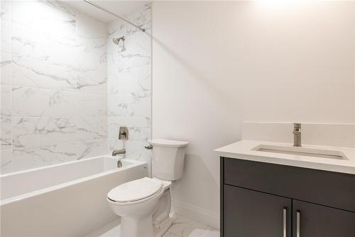 500 Brock Avenue|Unit #808, Burlington, ON - Indoor Photo Showing Bathroom
