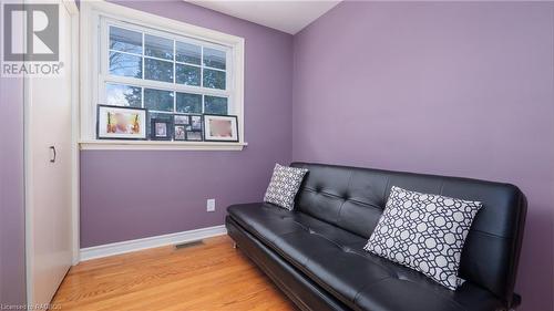 576 6Th Street W, Owen Sound, ON - Indoor Photo Showing Bedroom