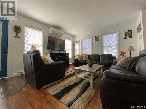 3 Brydges Street, Pointe-Du-Chêne, NB - Indoor Photo Showing Living Room