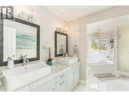 309 Tanager Drive, Kelowna, BC - Indoor Photo Showing Bathroom