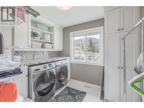 309 Tanager Drive, Kelowna, BC - Indoor Photo Showing Laundry Room