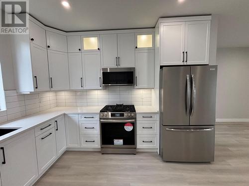 574 Meadowlark Avenue, Vernon, BC - Indoor Photo Showing Kitchen With Upgraded Kitchen