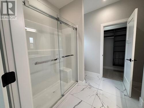 574 Meadowlark Avenue, Vernon, BC - Indoor Photo Showing Bathroom