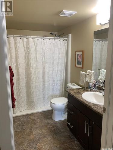 112 2311 Windsor Park Road, Regina, SK - Indoor Photo Showing Bathroom