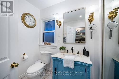 226 Angeline Street N, Kawartha Lakes, ON - Indoor Photo Showing Bathroom