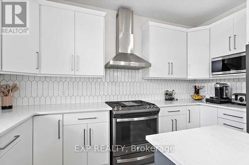 51 Elliott Street, Strathroy-Caradoc, ON - Indoor Photo Showing Kitchen With Upgraded Kitchen