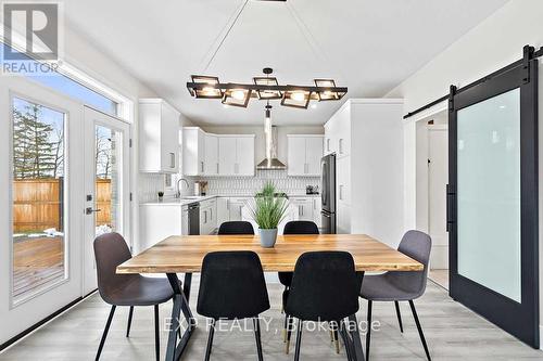 51 Elliott Street, Strathroy-Caradoc, ON - Indoor Photo Showing Kitchen With Upgraded Kitchen