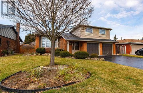 207 Montmorency Drive, Hamilton, ON - Outdoor With Facade