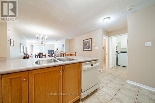 #27 -50 Rice Ave, Hamilton, ON - Indoor Photo Showing Kitchen With Double Sink