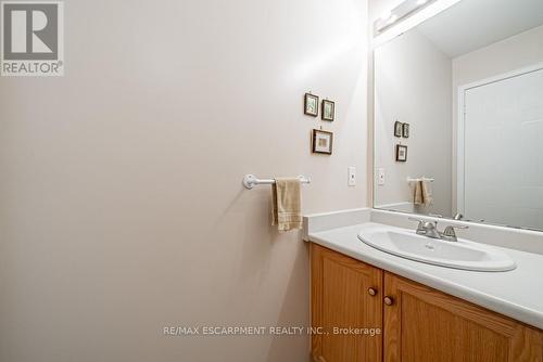 #27 -50 Rice Ave, Hamilton, ON - Indoor Photo Showing Bathroom