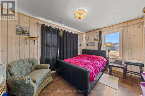 4422 County Rd 6 Rd, North Kawartha, ON - Indoor Photo Showing Bedroom