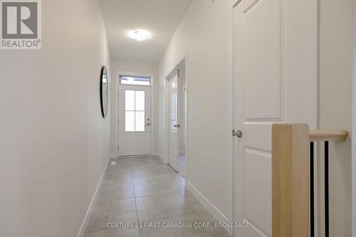 6709 Hayward Dr, London, ON - Indoor Photo Showing Other Room
