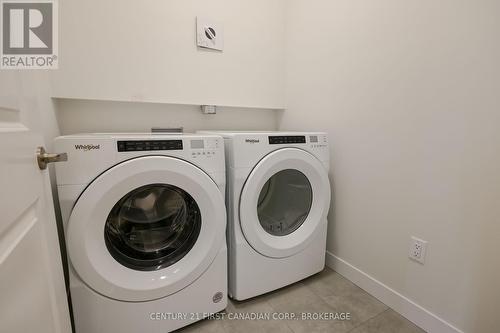 6709 Hayward Dr, London, ON - Indoor Photo Showing Laundry Room
