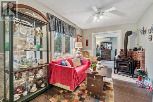 959 Corner Ave, Innisfil, ON - Indoor Photo Showing Other Room