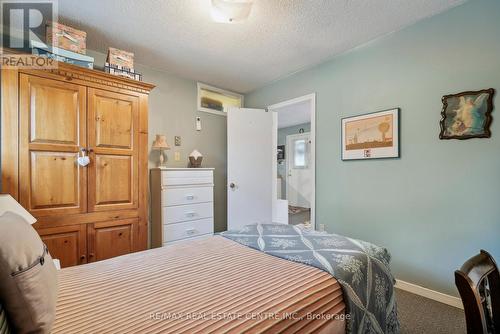 959 Corner Avenue, Innisfil, ON - Indoor Photo Showing Bedroom