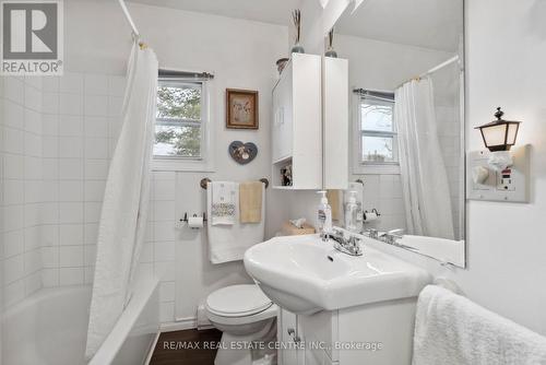 959 Corner Avenue, Innisfil, ON - Indoor Photo Showing Bathroom