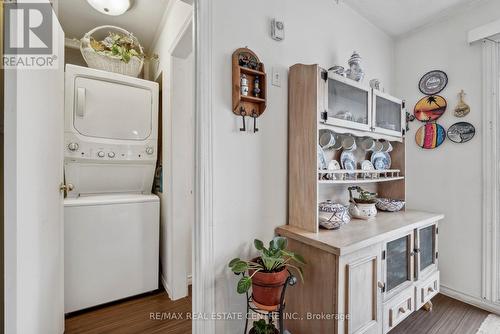 959 Corner Avenue, Innisfil, ON - Indoor Photo Showing Laundry Room