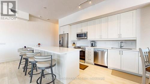 405 - 1 Hume Street, Collingwood, ON - Indoor Photo Showing Kitchen With Upgraded Kitchen