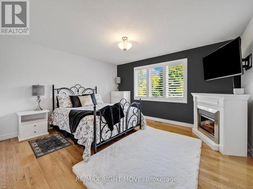 298 Leonard Drive, Orillia, ON - Indoor Photo Showing Bedroom