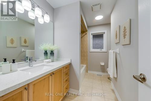 1207 Agram Dr, Oakville, ON - Indoor Photo Showing Bathroom