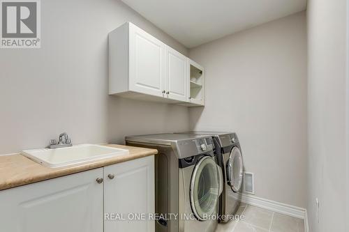 1207 Agram Dr, Oakville, ON - Indoor Photo Showing Laundry Room