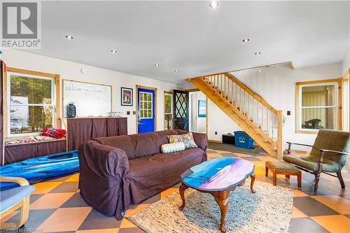 18 Cape Chin North Shore Road, North Bruce Peninsula, ON - Indoor Photo Showing Living Room