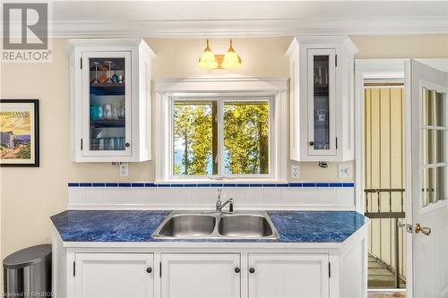 18 Cape Chin North Shore Road, North Bruce Peninsula, ON - Indoor Photo Showing Kitchen With Double Sink