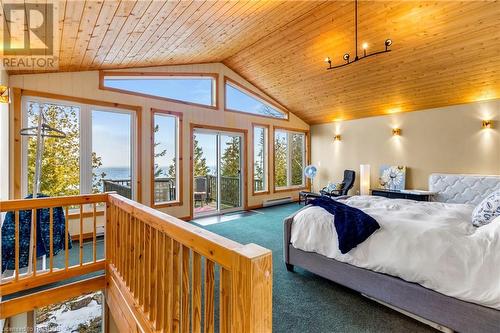 18 Cape Chin North Shore Road, North Bruce Peninsula, ON - Indoor Photo Showing Bedroom