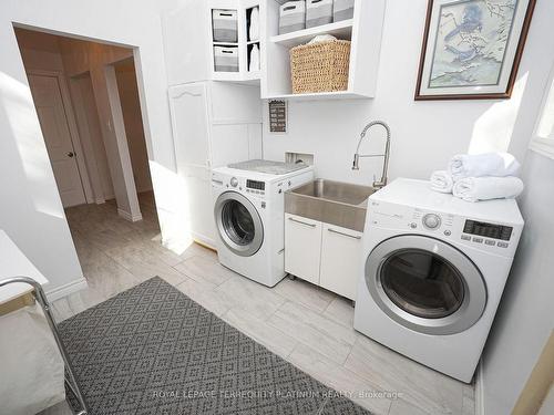 136 Wolfe Tr, Tiny, ON - Indoor Photo Showing Laundry Room